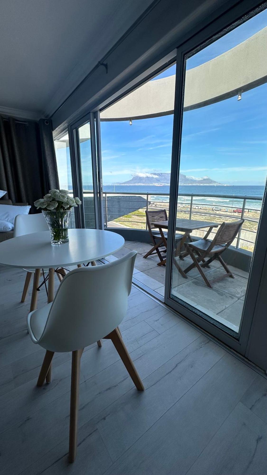 Oceansnest Guest House Bloubergstrand Eksteriør billede