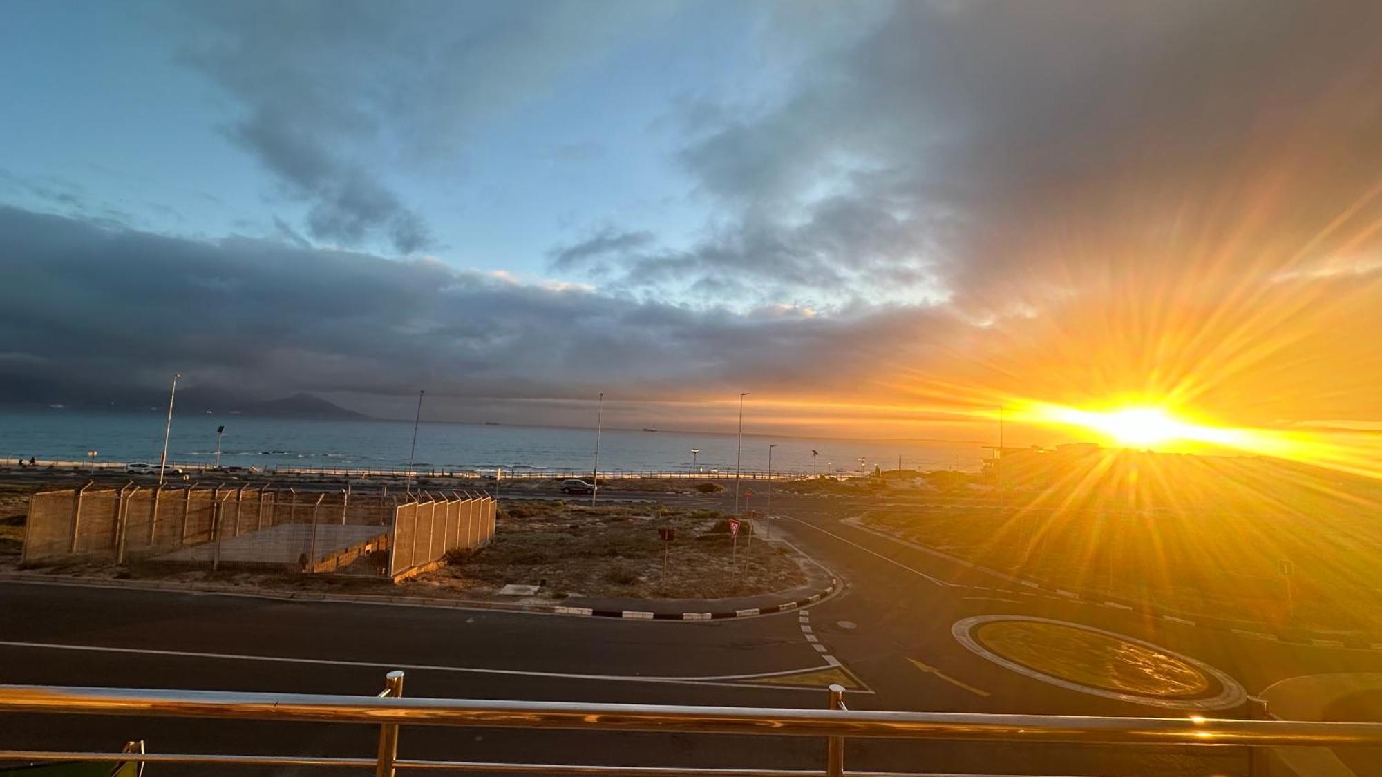Oceansnest Guest House Bloubergstrand Eksteriør billede